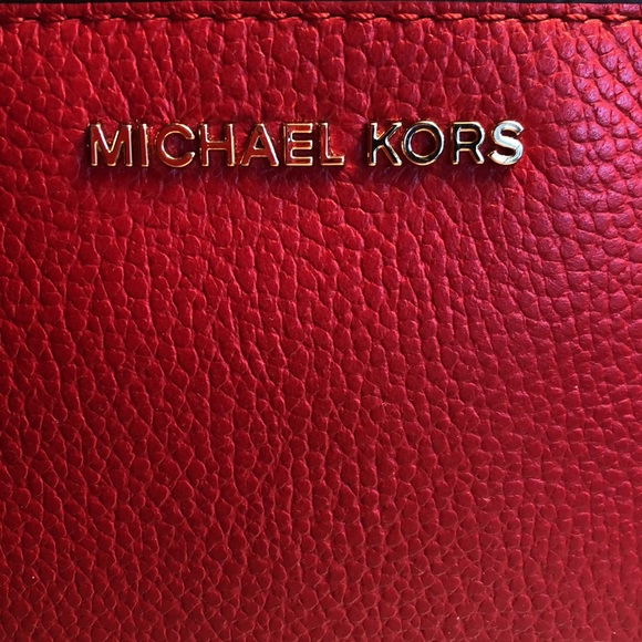 Flash Sale💥💥Michael Kors wallet/wristlet. Beautiful red!!!! Price firm - Picture 15 of 16
